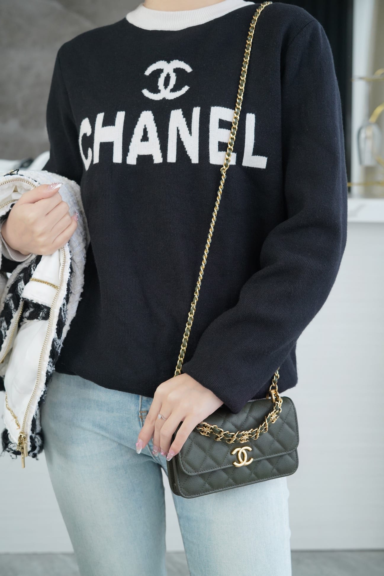 CHANEL Flap Phone Holder with Chain Olive