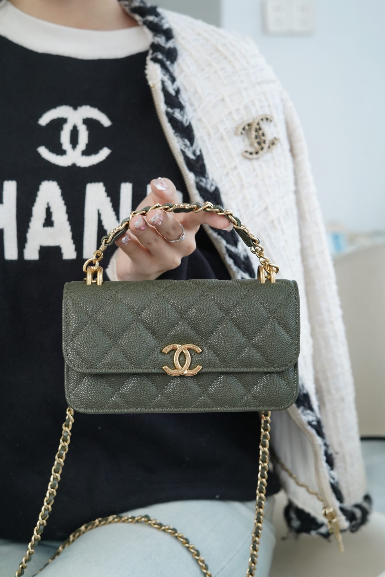 CHANEL Flap Phone Holder with Chain Olive