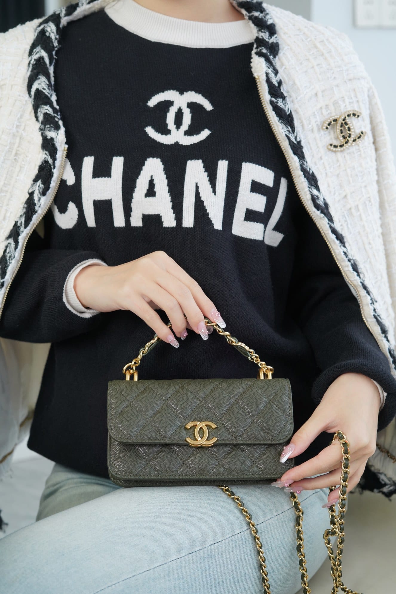 CHANEL Flap Phone Holder with Chain Olive